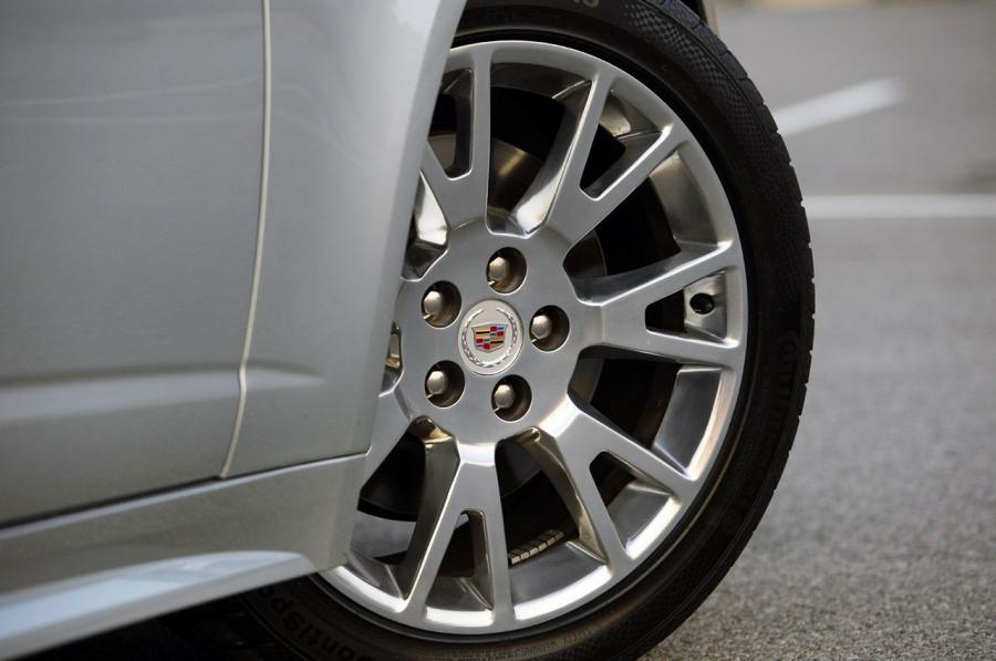  Cadillac CTS Coupe 2011 года  (фото 47 из 128)